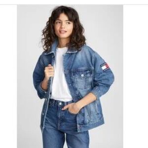 EUC TOMMY HILFIGER Denim Jacket Size S trucker vintage style